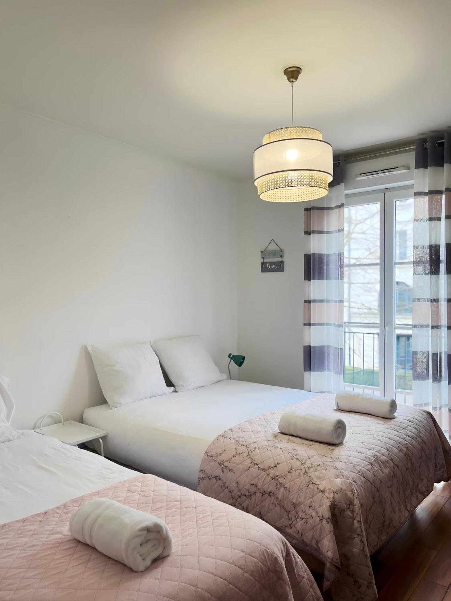 Family Stay - Steps From Disneyland Serris Luaran gambar